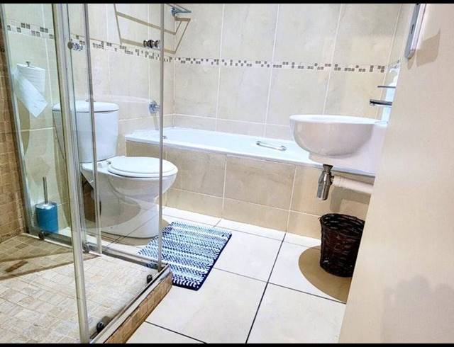 3 BEDROOM APARTMENT FOR SALE IN MARGATE BEACH